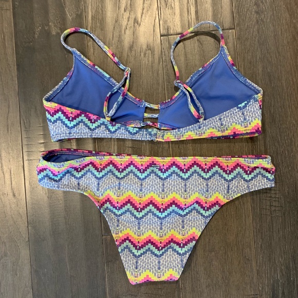 Chevron Roxy bathing suit - Picture 4 of 5